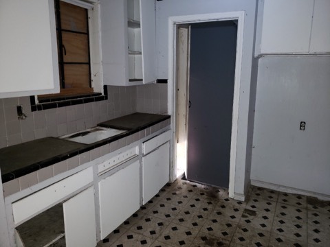 6865 Vaughan (17).jpg